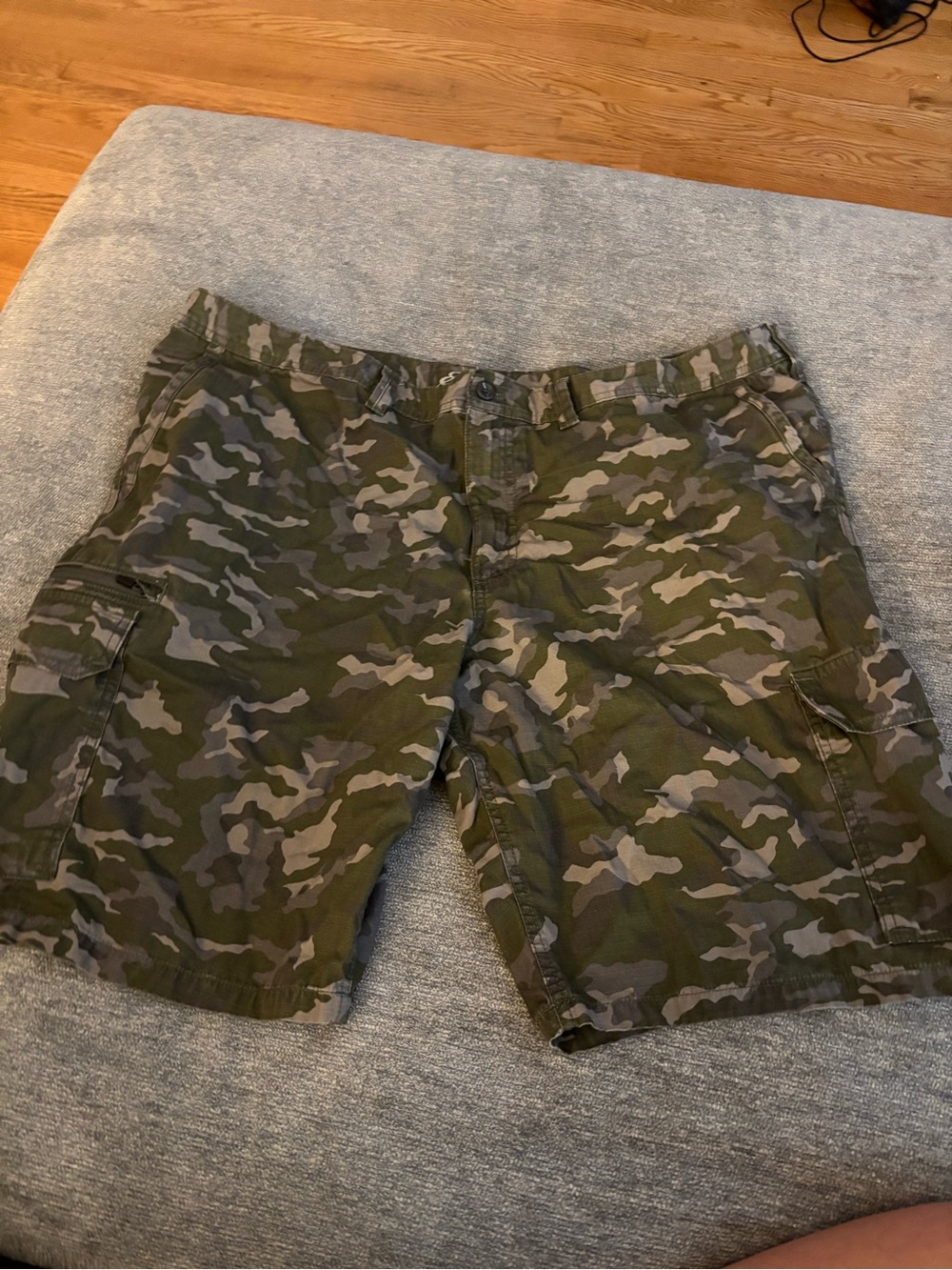 2 Pairs of Eddie Bauer Sz 46 Camo Cargo Shorts with 7 Pockets
